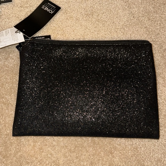 Jones New York Signature Charging Pouch Travel Bag Black Sparkle USB NWT - Picture 2 of 6